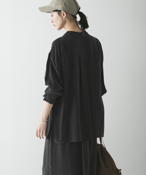 URBAN RESEARCH（アーバンリサーチ）の「キュプラシャツ（シャツ/ブラウス・レディース・チャコールグレー/オフホワイト/ライトベージュ・FREE）」の21枚目の写真