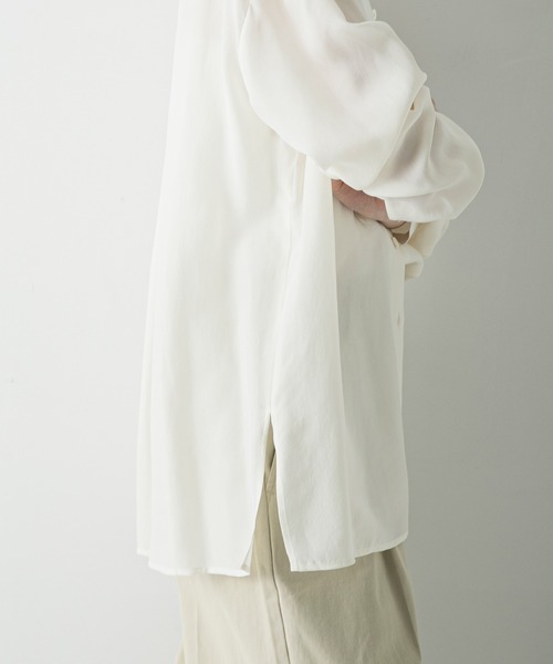 URBAN RESEARCH（アーバンリサーチ）の「キュプラシャツ（シャツ/ブラウス・レディース・チャコールグレー/オフホワイト/ライトベージュ・FREE）」の12枚目の写真