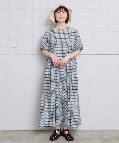 l'atelier du savon（アトリエドサボン）の「ちぢみギンガム　ドルマン袖のワンピース（ワンピース・レディース・ブラック/レッド・FREE）」の2枚目の写真