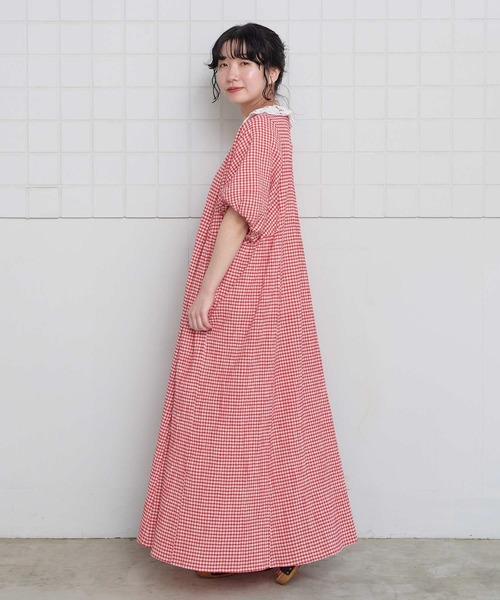 l'atelier du savon（アトリエドサボン）の「ちぢみギンガム　ドルマン袖のワンピース（ワンピース・レディース・ブラック/レッド・FREE）」の4枚目の写真