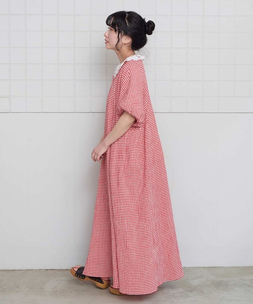 l'atelier du savon（アトリエドサボン）の「ちぢみギンガム　ドルマン袖のワンピース（ワンピース・レディース・ブラック/レッド・FREE）」の6枚目の写真