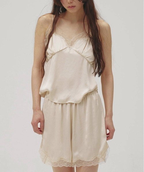 TODAYFUL(トゥデイフル)の「TODAYFUL Satin Lace Halfpants サテンレースハーフパンツ/12610722(その他パンツ・レディース・ミント/ブラック/アイボリー・36)」の2枚目の写真