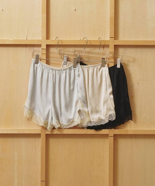 TODAYFUL(トゥデイフル)の「TODAYFUL Satin Lace Halfpants サテンレースハーフパンツ/12610722(その他パンツ・レディース・ミント/ブラック/アイボリー・36)」の12枚目の写真