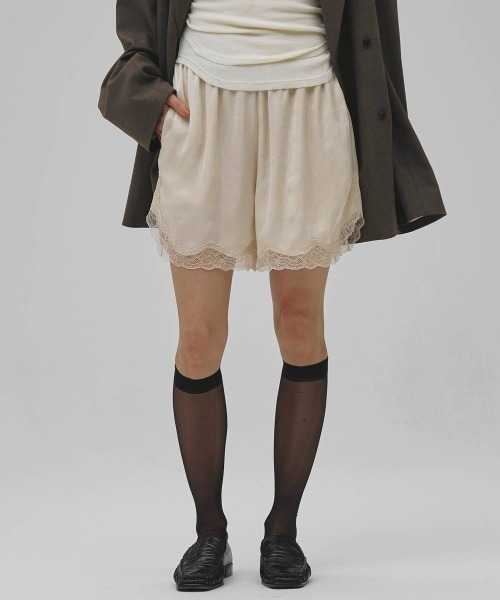 TODAYFUL(トゥデイフル)の「TODAYFUL Satin Lace Halfpants サテンレースハーフパンツ/12610722(その他パンツ・レディース・ミント/ブラック/アイボリー・36)」の6枚目の写真