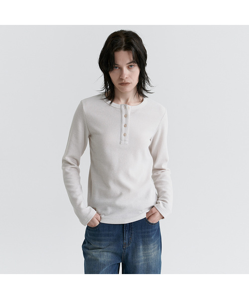MAGOODGAN(メックウッドガン)の「ルディア 3658 ワッフルセミオーバーフィットダーティホワイト長袖Tシャツ(Tシャツ/カットソー・レディース・その他・SMALL/MEDIUM)」の1枚目の写真