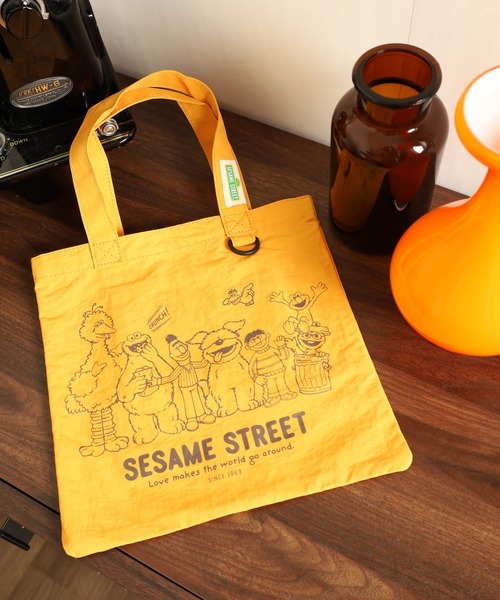 SESAME STREET(セサミストリート)の「SESAME STREET セサミストリート ミニフラットトートバッグ(トートバッグ・レディース・イエロー/カーキ/レッド・FREE)」の3枚目の写真