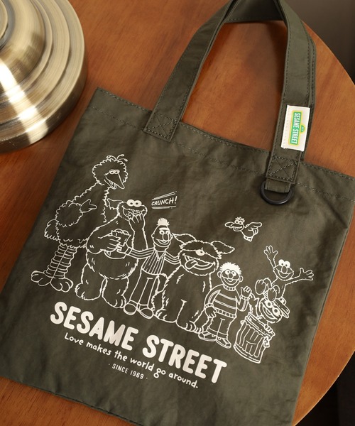 SESAME STREET(セサミストリート)の「SESAME STREET セサミストリート ミニフラットトートバッグ(トートバッグ・レディース・イエロー/カーキ/レッド・FREE)」の4枚目の写真