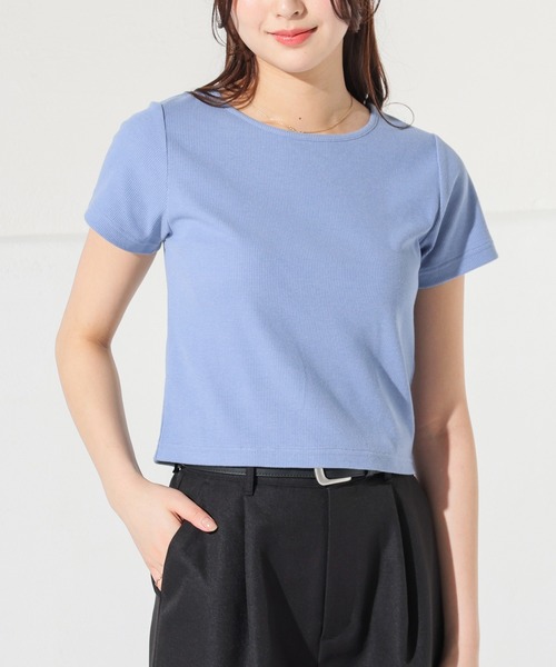Honeys(ハニーズ)の「コンパクトトップス(Tシャツ/カットソー・レディース・レッド/ホワイト/モカ/ブラック/ブルー・S/M/L)」の5枚目の写真