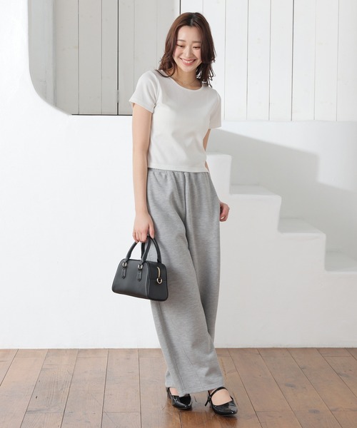 Honeys(ハニーズ)の「コンパクトトップス(Tシャツ/カットソー・レディース・レッド/ホワイト/モカ/ブラック/ブルー・S/M/L)」の6枚目の写真