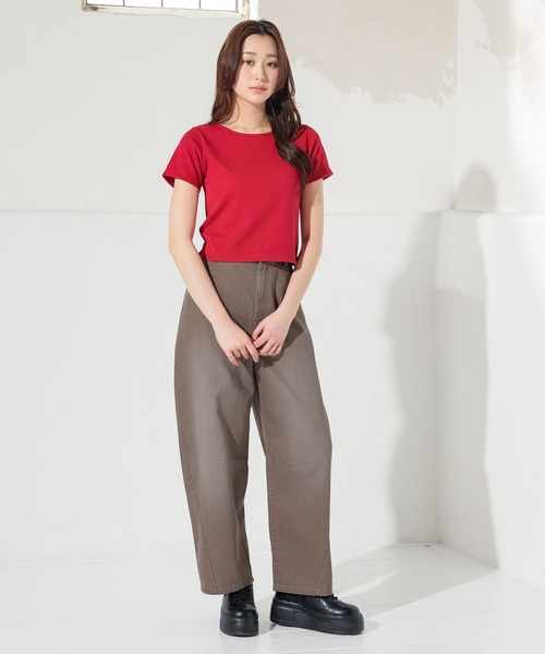 Honeys(ハニーズ)の「コンパクトトップス(Tシャツ/カットソー・レディース・レッド/ホワイト/モカ/ブラック/ブルー・S/M/L)」の13枚目の写真