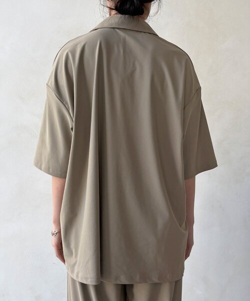 DouDou（ドゥドゥ）の「【WEB限定】6分袖スキッパーシャツ＋ワイドパンツ（セットアップ・レディース・モカ/ブラック・FREE）」の5枚目の写真