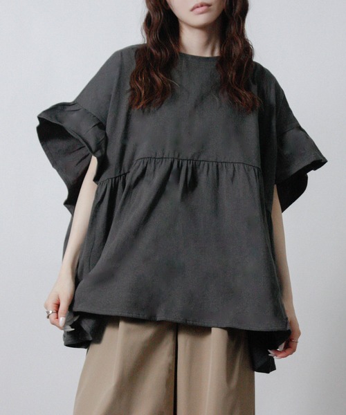 NYLAUS(ナイラス)の「【SG】袖フリルペプラムトップス オーバーサイズTシャツ(Tシャツ/カットソー・レディース・ブラック/アイボリー/チャコール・M)」の1枚目の写真