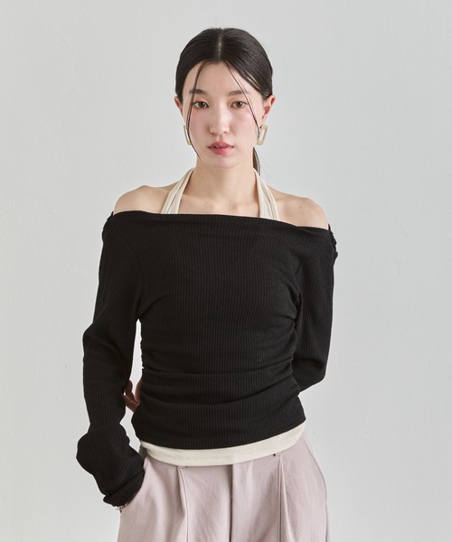 NUJOH（ヌゾ）の「Off-Shoulder Rib Top / オフショルダーリブトップス（Tシャツ/カットソー・レディース・ライトブルー/ブラック/チャコールグレー・FREE）」の2枚目の写真