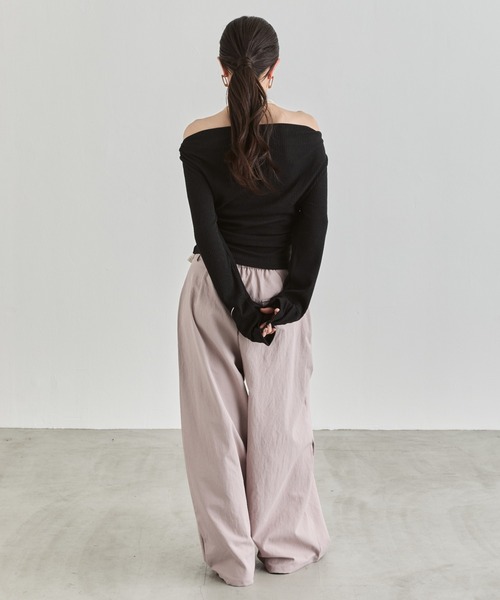 NUJOH（ヌゾ）の「Off-Shoulder Rib Top / オフショルダーリブトップス（Tシャツ/カットソー・レディース・ライトブルー/ブラック/チャコールグレー・FREE）」の22枚目の写真
