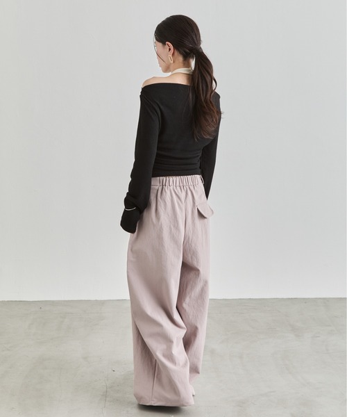 NUJOH（ヌゾ）の「Off-Shoulder Rib Top / オフショルダーリブトップス（Tシャツ/カットソー・レディース・ライトブルー/ブラック/チャコールグレー・FREE）」の21枚目の写真