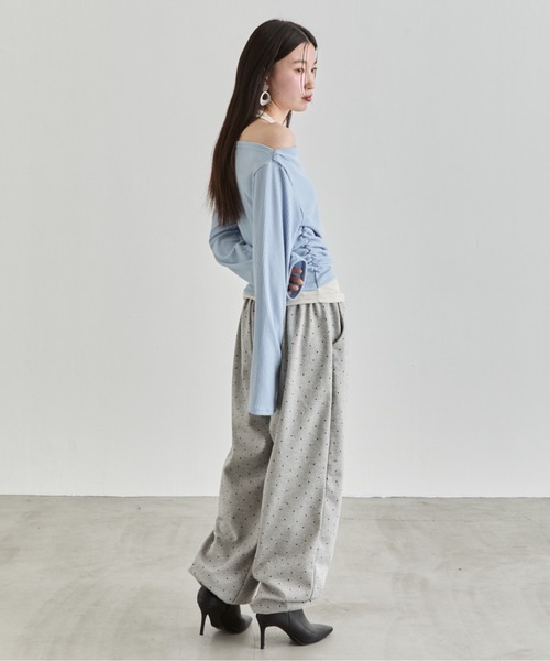NUJOH（ヌゾ）の「Off-Shoulder Rib Top / オフショルダーリブトップス（Tシャツ/カットソー・レディース・ライトブルー/ブラック/チャコールグレー・FREE）」の4枚目の写真