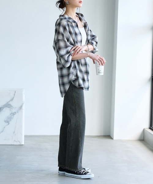 BELLUNA(ベルーナ)の「細見せ!セミフレア―デニムパンツ73丈(デニムパンツ・レディース・インディゴブルー/ライトブルー/グレー系・X-LARGE/LARGE/MEDIUM)」の13枚目の写真