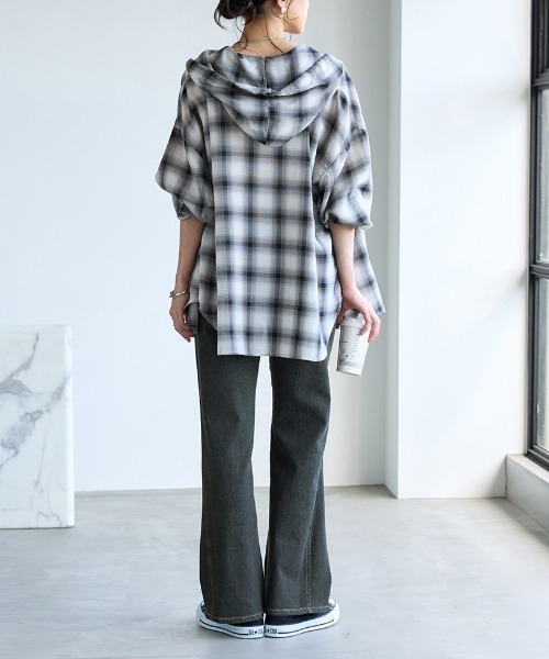 BELLUNA(ベルーナ)の「細見せ!セミフレア―デニムパンツ73丈(デニムパンツ・レディース・インディゴブルー/ライトブルー/グレー系・X-LARGE/LARGE/MEDIUM)」の14枚目の写真