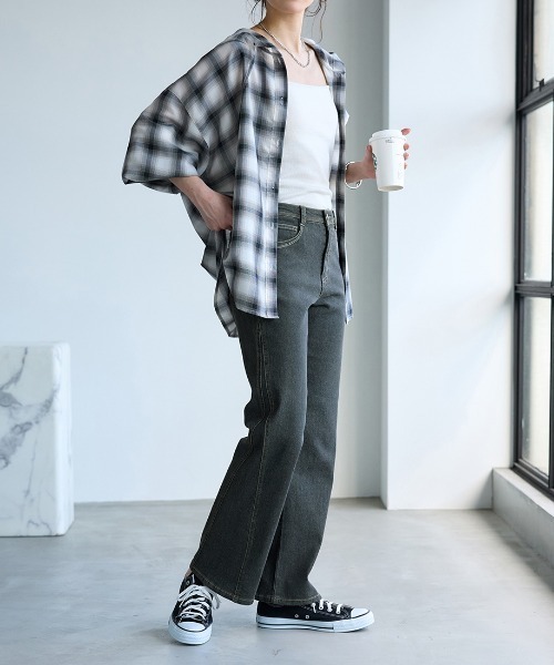 BELLUNA(ベルーナ)の「細見せ!セミフレア―デニムパンツ73丈(デニムパンツ・レディース・インディゴブルー/ライトブルー/グレー系・X-LARGE/LARGE/MEDIUM)」の15枚目の写真