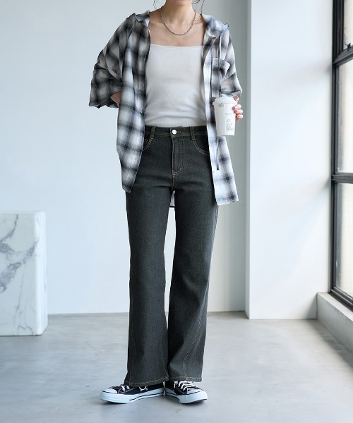 BELLUNA(ベルーナ)の「細見せ!セミフレア―デニムパンツ73丈(デニムパンツ・レディース・インディゴブルー/ライトブルー/グレー系・X-LARGE/LARGE/MEDIUM)」の16枚目の写真