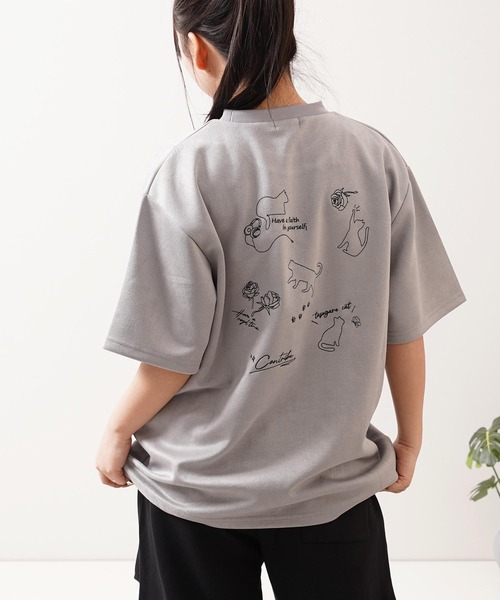 1111clothing(ワンフォークロージング)の「ガール&ネコ フェイクスエード ルーズTee / Girls & Cats Faux Suede Loose-Fit T-Shirt(Tシャツ/カットソー・メンズ・オフホワイト/グレー/ブラック・L/M)」の1枚目の写真