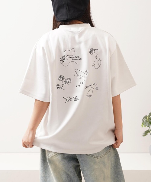1111clothing(ワンフォークロージング)の「ガール&ネコ フェイクスエード ルーズTee / Girls & Cats Faux Suede Loose-Fit T-Shirt(Tシャツ/カットソー・メンズ・オフホワイト/グレー/ブラック・L/M)」の2枚目の写真