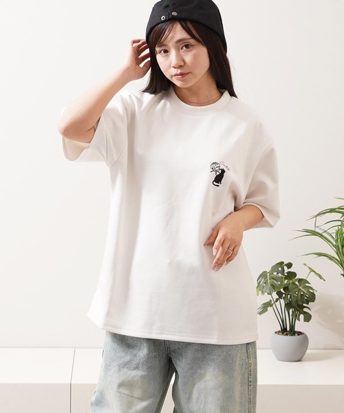 1111clothing(ワンフォークロージング)の「ガール&ネコ フェイクスエード ルーズTee / Girls & Cats Faux Suede Loose-Fit T-Shirt(Tシャツ/カットソー・メンズ・オフホワイト/グレー/ブラック・L/M)」の7枚目の写真