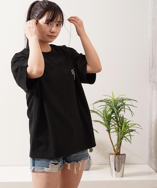 1111clothing(ワンフォークロージング)の「ガール&ネコ フェイクスエード ルーズTee / Girls & Cats Faux Suede Loose-Fit T-Shirt(Tシャツ/カットソー・メンズ・オフホワイト/グレー/ブラック・L/M)」の18枚目の写真