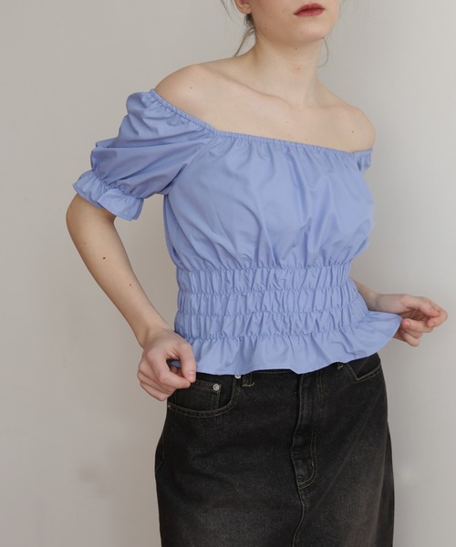 Mili affinity（ミリアフィニティー）の「2WAYシャーリングオフショルシャツブラウス（Tシャツ/カットソー・レディース・イエロー/ブルー/オフホワイト/ブラック・FREE）」の18枚目の写真