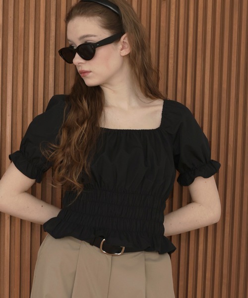 Mili affinity（ミリアフィニティー）の「2WAYシャーリングオフショルシャツブラウス（Tシャツ/カットソー・レディース・イエロー/ブルー/オフホワイト/ブラック・FREE）」の6枚目の写真
