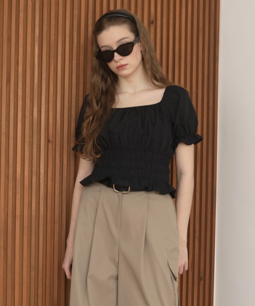 Mili affinity（ミリアフィニティー）の「2WAYシャーリングオフショルシャツブラウス（Tシャツ/カットソー・レディース・イエロー/ブルー/オフホワイト/ブラック・FREE）」の11枚目の写真