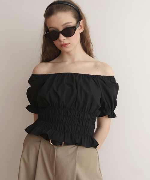 Mili affinity（ミリアフィニティー）の「2WAYシャーリングオフショルシャツブラウス（Tシャツ/カットソー・レディース・イエロー/ブルー/オフホワイト/ブラック・FREE）」の12枚目の写真