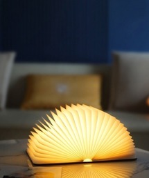 Vini（ヴィニ）の「ブック型 ランプ（照明）」