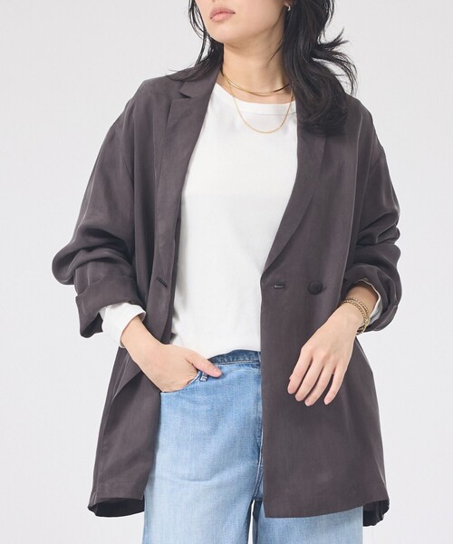 Rouge vif（ルージュヴィフ）の「【セットアップ対応】キュプラフィブリルダブルジャケット（テーラードジャケット・レディース・グレー/グレイッシュベージュ・フリー）」の2枚目の写真