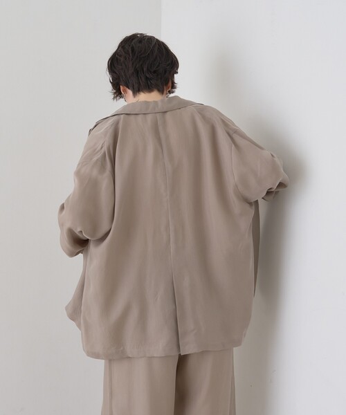 Rouge vif（ルージュヴィフ）の「【セットアップ対応】キュプラフィブリルダブルジャケット（テーラードジャケット・レディース・グレー/グレイッシュベージュ・フリー）」の8枚目の写真