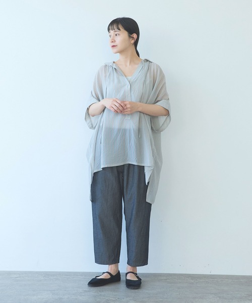 yuni(ユニ )の「R/C soft denim relax cropped pants(デニムパンツ・レディース・ネイビー・フリー)」の4枚目の写真