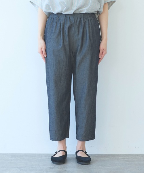 yuni(ユニ )の「R/C soft denim relax cropped pants(デニムパンツ・レディース・ネイビー・フリー)」の7枚目の写真