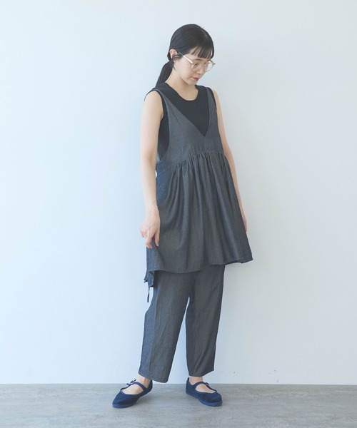 yuni(ユニ )の「R/C soft denim relax cropped pants(デニムパンツ・レディース・ネイビー・フリー)」の3枚目の写真
