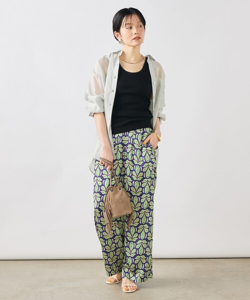 NOLLEY’S(ノーリーズ)の「ウォッシャブルバティックプリントイージーパンツ(その他パンツ・レディース・グリーン系その他4・38/36)」の2枚目の写真