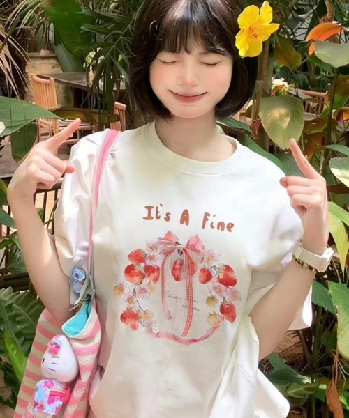 Sibra(シブラ)の「いちごリボンプリントルーズTシャツ(Tシャツ/カットソー・レディース・ホワイト/イエロー/グレー/ブラック・M)」の4枚目の写真