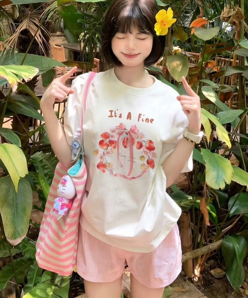 Sibra(シブラ)の「いちごリボンプリントルーズTシャツ(Tシャツ/カットソー・レディース・ホワイト/イエロー/グレー/ブラック・M)」の5枚目の写真