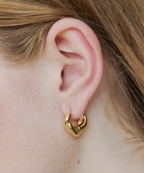 GIUNON(ジウノン)の「nickel free twist pierce / ニッケルフリーツイストピアス(ピアス(両耳用)・レディース・シルバー/ゴールド・FREE)」の1枚目の写真