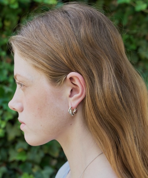 GIUNON(ジウノン)の「nickel free twist pierce / ニッケルフリーツイストピアス(ピアス(両耳用)・レディース・シルバー/ゴールド・FREE)」の7枚目の写真