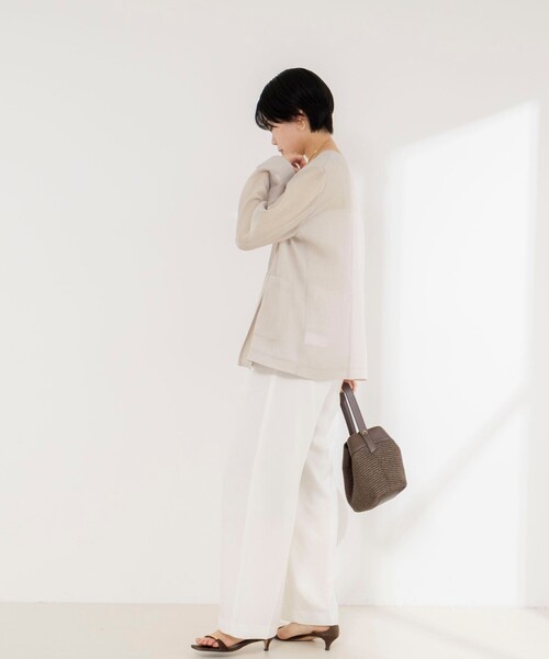 NOLLEY’S(ノーリーズ)の「ウォッシャブルリネンライクシアージャケット(ノーカラージャケット・レディース・オフホワイト/グレイッシュベージュ/ブラック・36/38)」の19枚目の写真