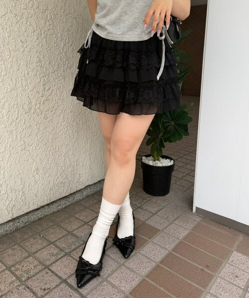 continuer de NICE CLAUP(コンティニューデナイスクラップ)の「レース×シフォンミニスカート(スカート・レディース・ドット/オフホワイト/ブラック・FREE)」の11枚目の写真