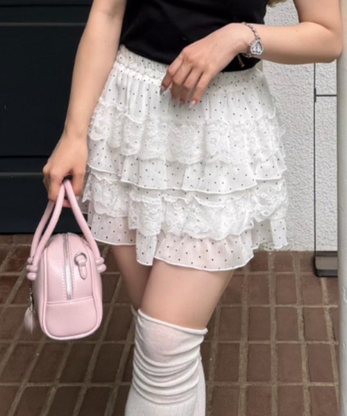 continuer de NICE CLAUP(コンティニューデナイスクラップ)の「レース×シフォンミニスカート(スカート・レディース・ドット/オフホワイト/ブラック・FREE)」の3枚目の写真