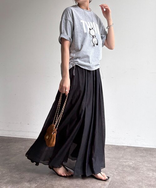 DouDou(ドゥドゥ)の「【WEB限定】サイドドロストロゴTEE(Tシャツ/カットソー・レディース・ブラック/オフホワイト/グレー・FREE)」の7枚目の写真