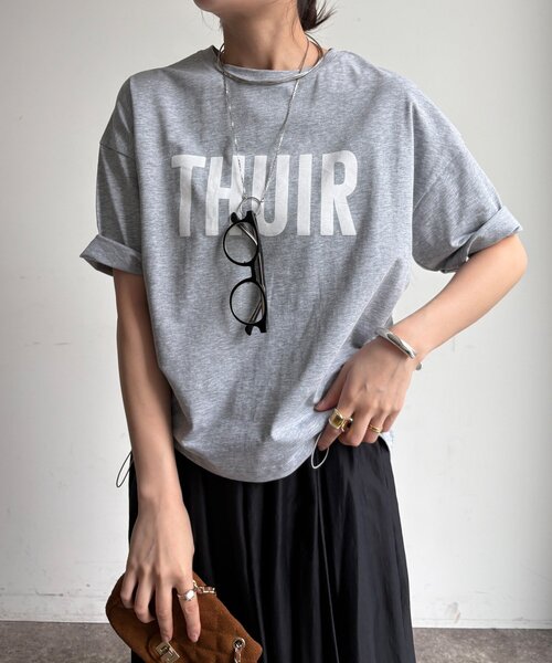 DouDou(ドゥドゥ)の「【WEB限定】サイドドロストロゴTEE(Tシャツ/カットソー・レディース・ブラック/オフホワイト/グレー・FREE)」の11枚目の写真