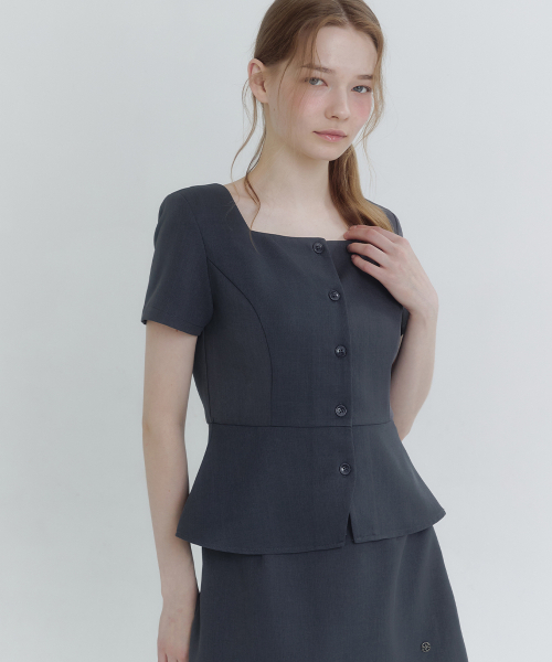 MICANE(ミケーネ)の「エルペプラムブラウス(シャツ/ブラウス・レディース・ブラック/チャコール・SMALL/MEDIUM/LARGE/X-LARGE/XX-LARGE)」の3枚目の写真
