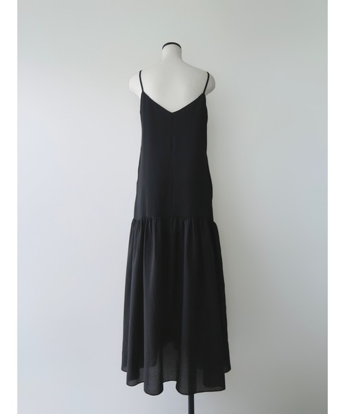 NOWNS(ナウンス)の「Nadine | Tiered cami dress(ワンピース・レディース・アイボリー/ブラック・FREE)」の7枚目の写真